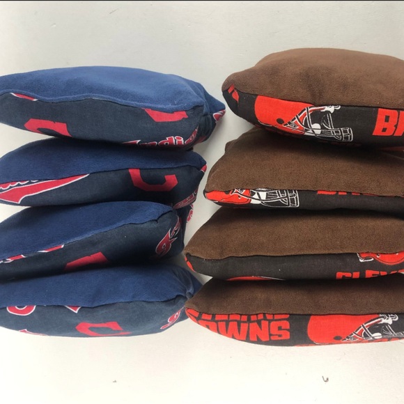 Cornhole Bags Canvas Microsuede Slide / Stick Set of 8 Cleveland Browns Indians - Picture 2 of 8